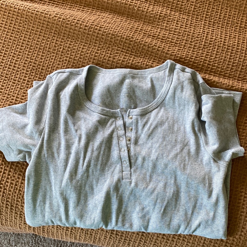Kindred Bravely maternity/nursing tshirt
